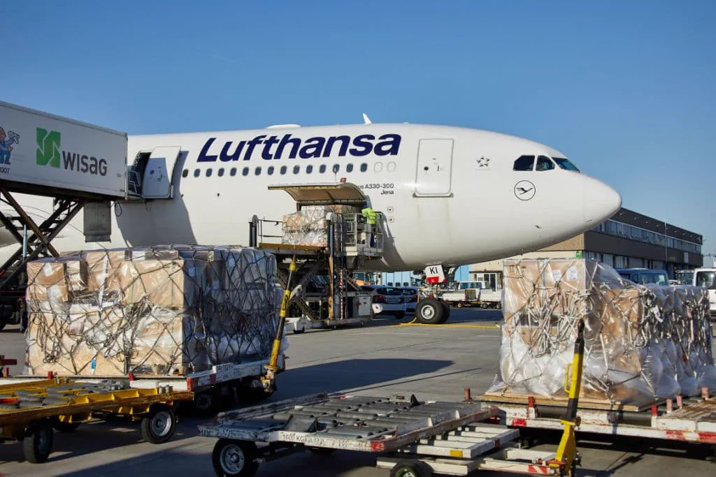Lufthansa strips out seats to create extra cargo space